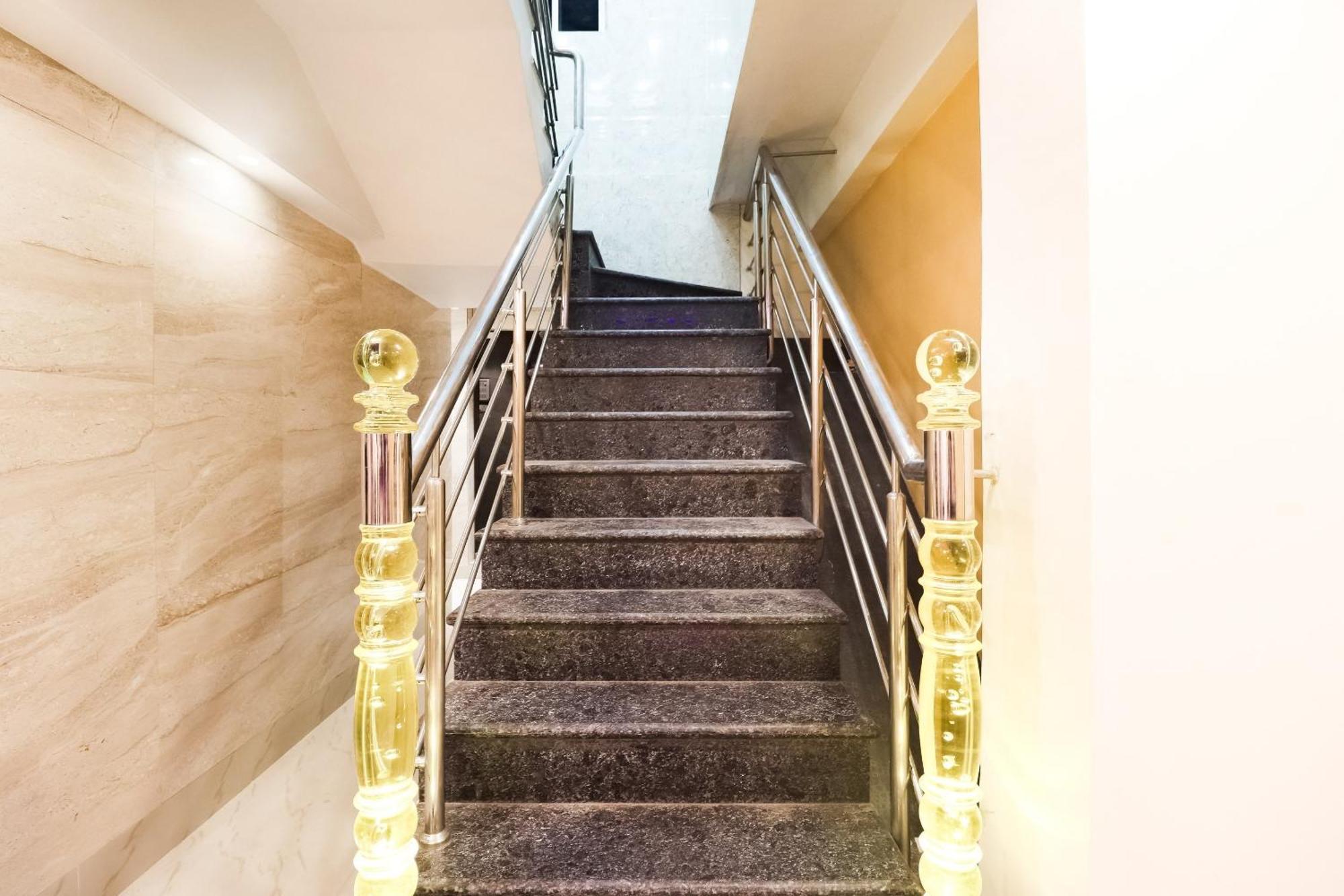 Hotel O Kuber Residency Near Birla Mandir Kalküta Dış mekan fotoğraf